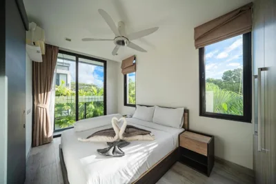 Modern minimalist style luxury villa with private pool located in a high-end resort area adjacent to Laguna Park Golf Course – Fotos 3