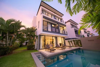 Modern minimalist style luxury villa with private pool located in a high-end resort area adjacent to Laguna Park Golf Course – Fotos 6