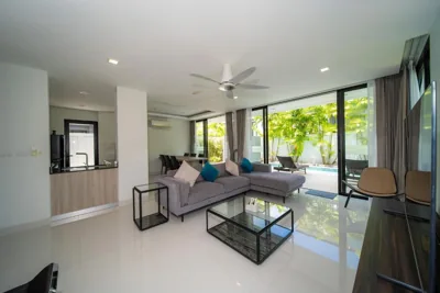 Modern minimalist style luxury villa with private pool located in a high-end resort area adjacent to Laguna Park Golf Course – Fotos 7