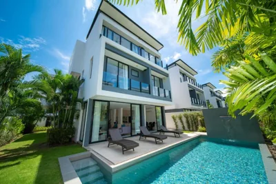 Modern minimalist style luxury villa with private pool located in a high-end resort area adjacent to Laguna Park Golf Course – Fotos 9