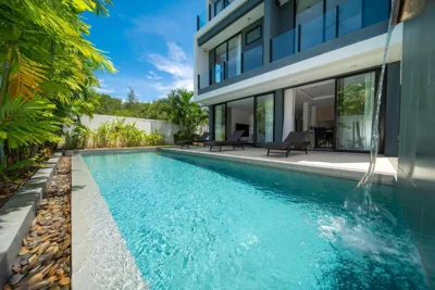 Modern minimalist style luxury villa with private pool located in a high-end resort area adjacent to Laguna Park Golf Course – Fotos 10