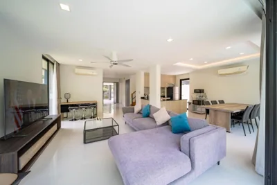 Modern minimalist style luxury villa with private pool located in a high-end resort area adjacent to Laguna Park Golf Course – Fotos 11