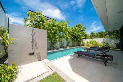 Modern minimalist style luxury villa with private pool located in a high-end resort area adjacent to Laguna Park Golf Course – Fotos 13