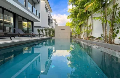 Modern minimalist style luxury villa with private pool located in a high-end resort area adjacent to Laguna Park Golf Course – Fotos 14